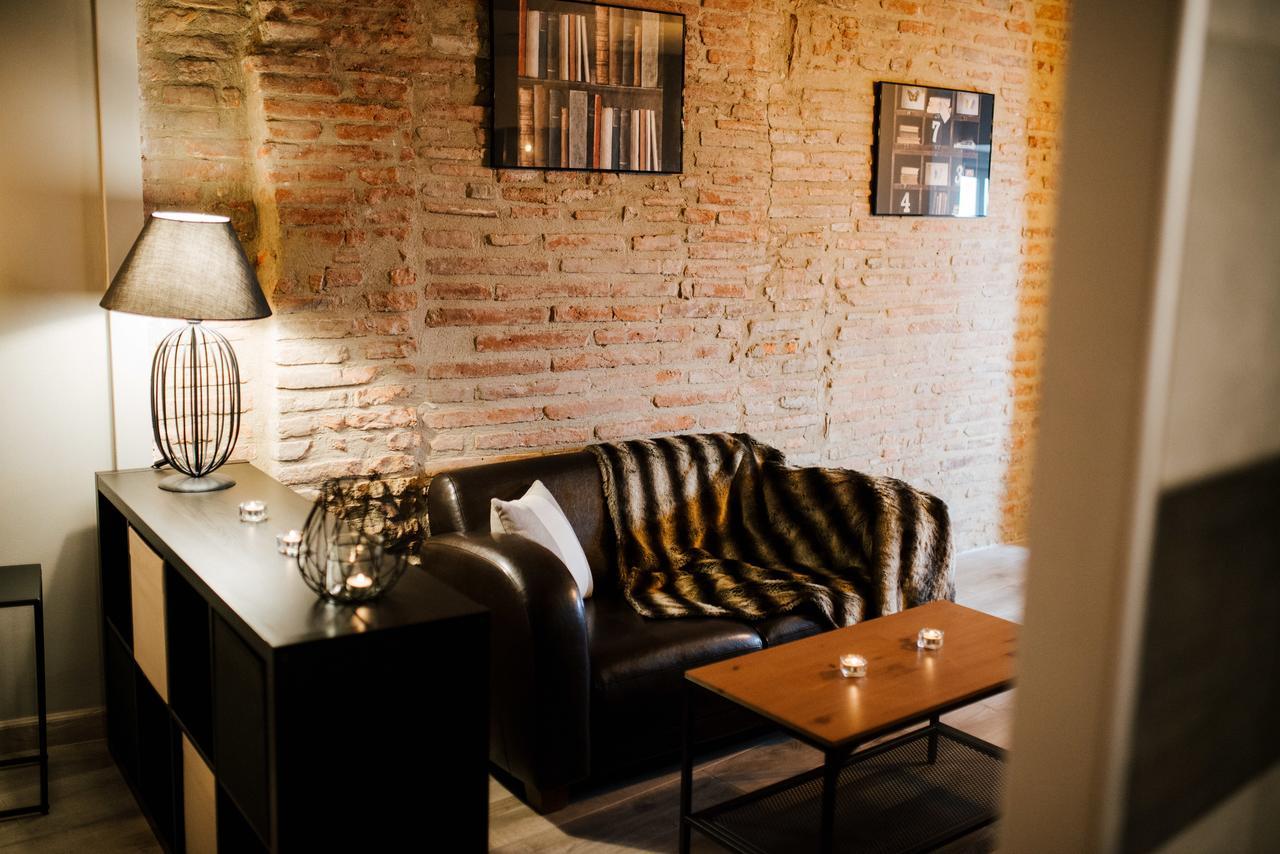 La Suite Romantique Avec Jacuzzi Au Coeur De Perpignan Luaran gambar